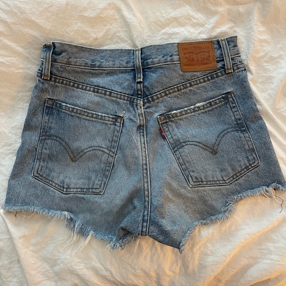 Levi’s Denim Short - Picture 1 of 4